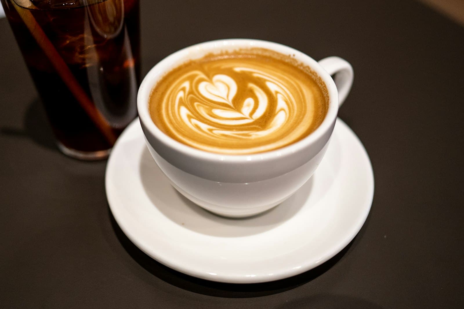 Cappuccino i porslinskopp